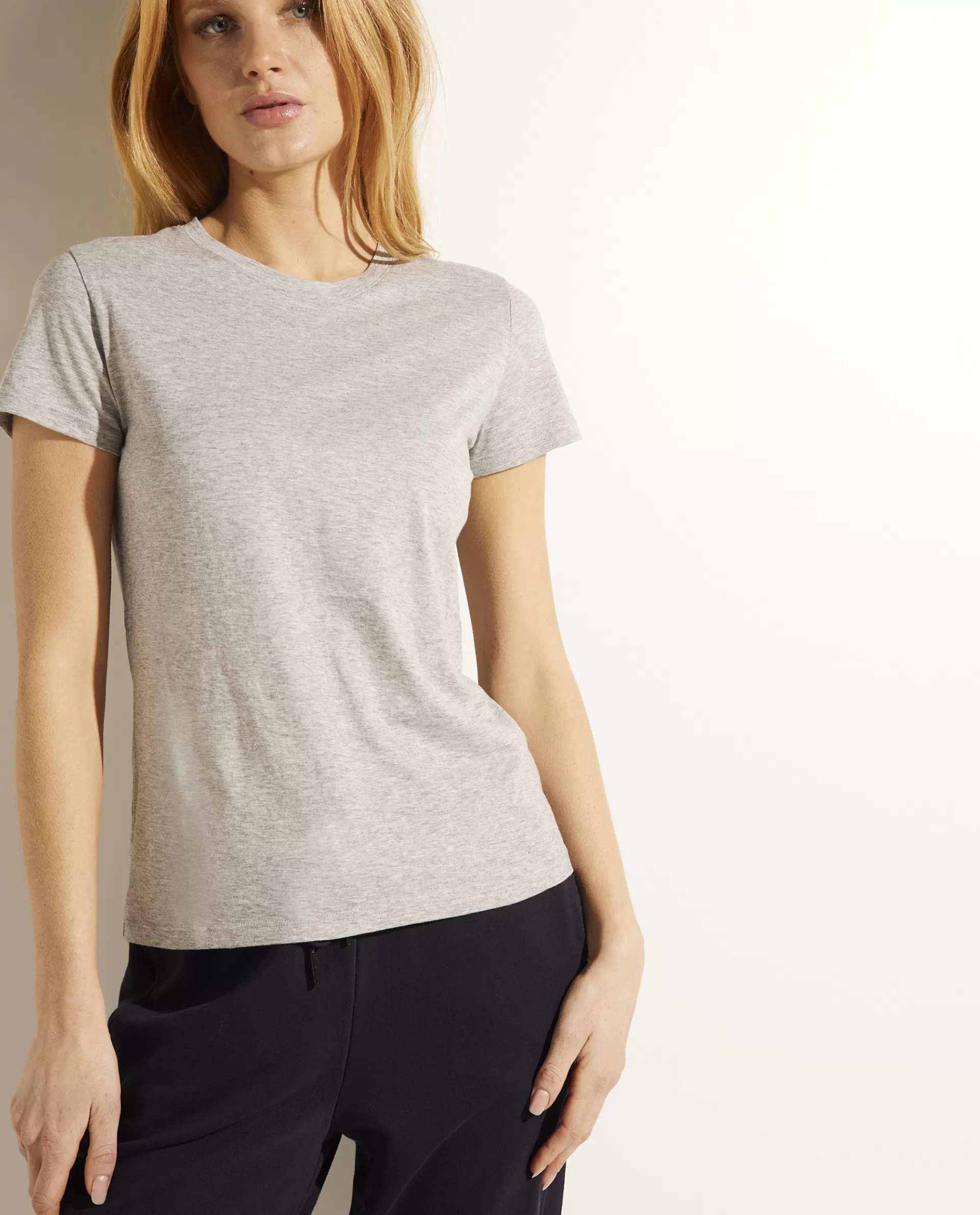 Outlet Katoenen T-Shirt Vrouwen Tops